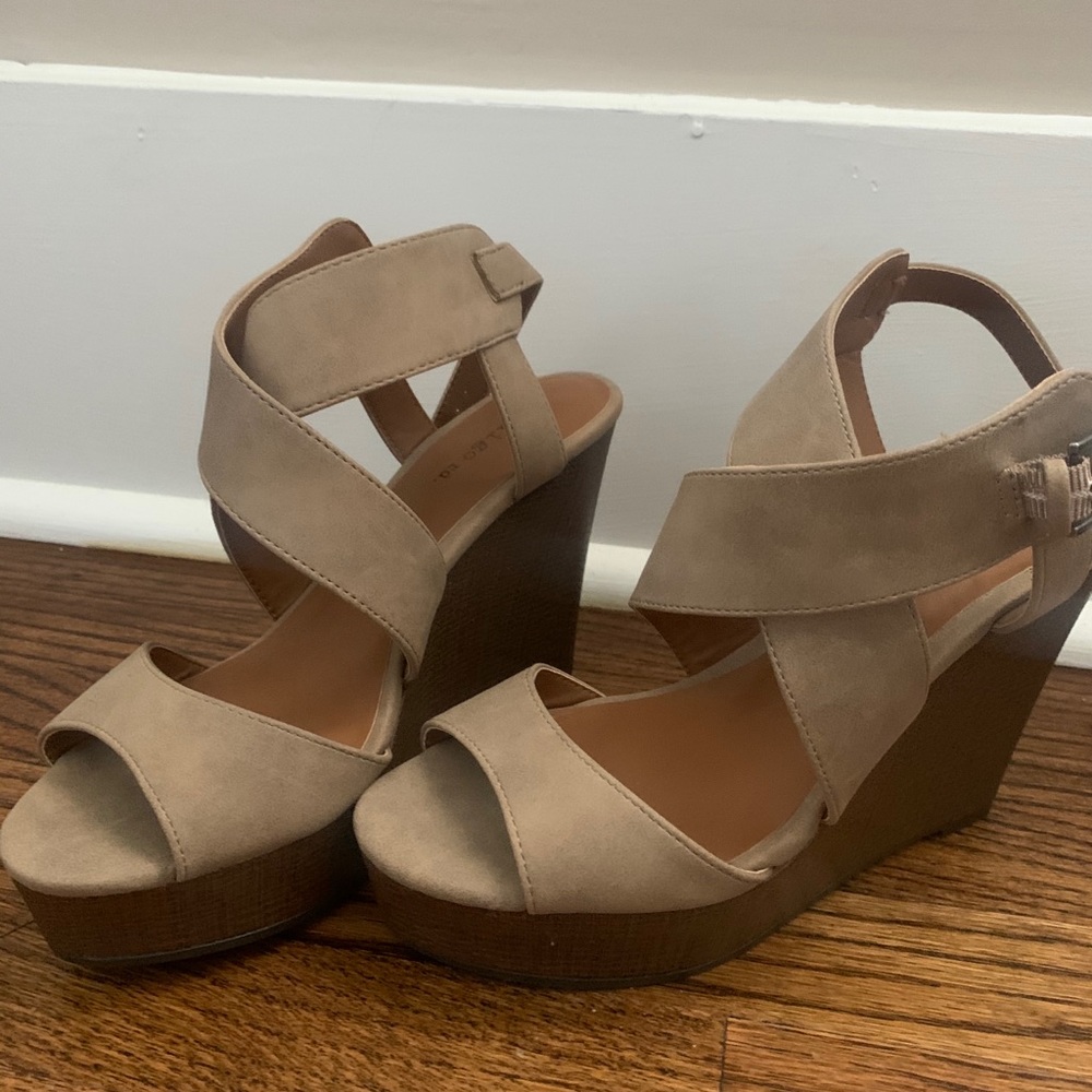 NEVER WORN DSW Wedge